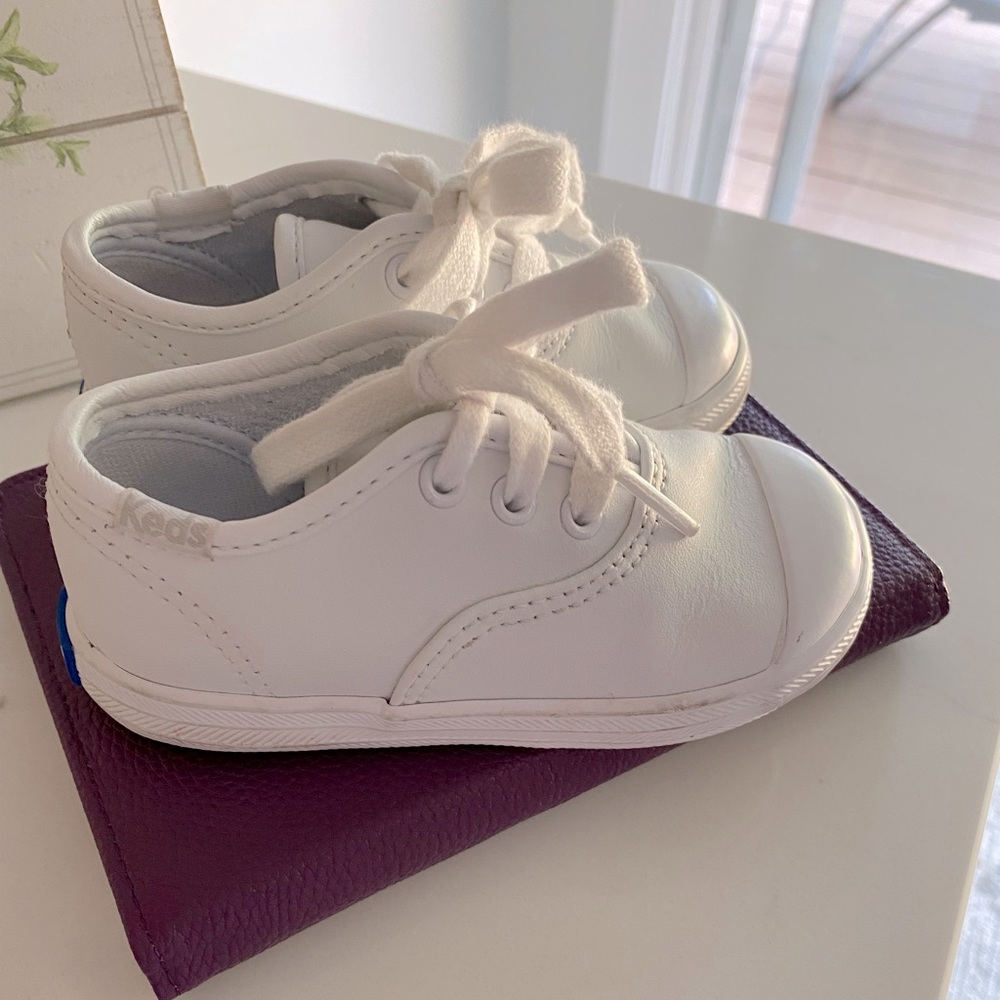 Keds Champion Lace Toe Cap Sneaker size 6 wide